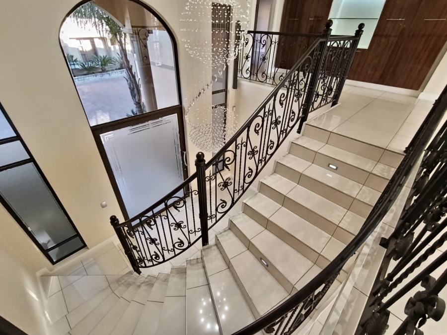 5 Bedroom Property for Sale in Kiepersol Free State